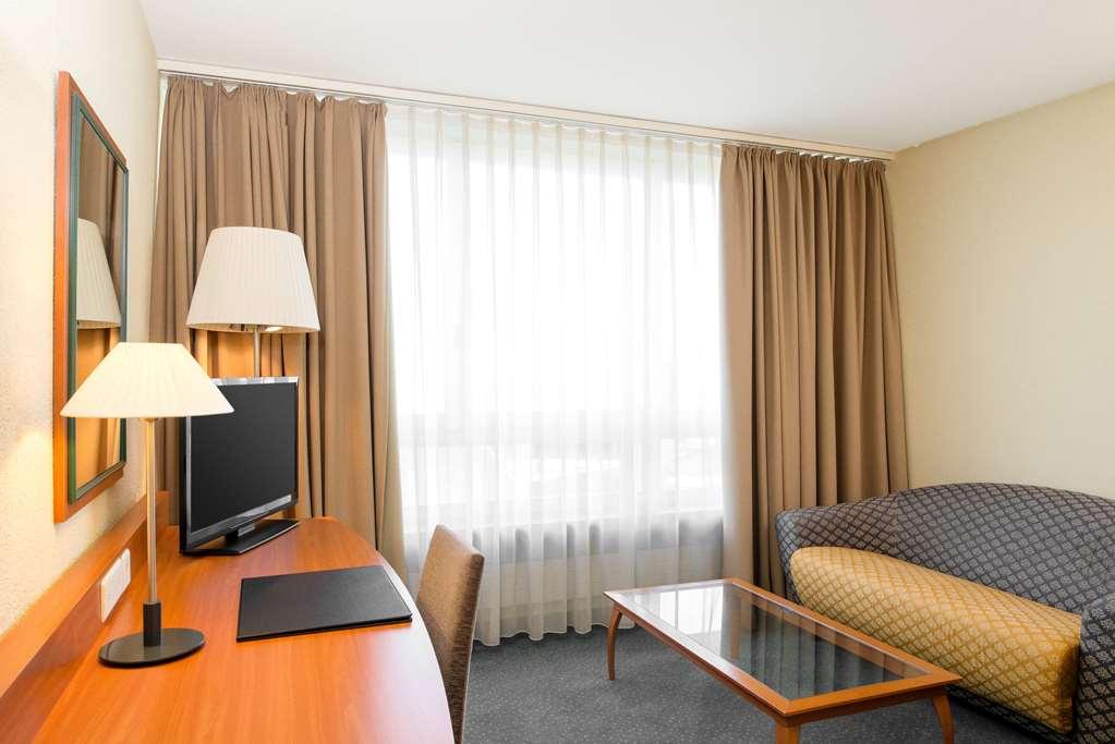 Nh Fribourg Hotel Room photo
