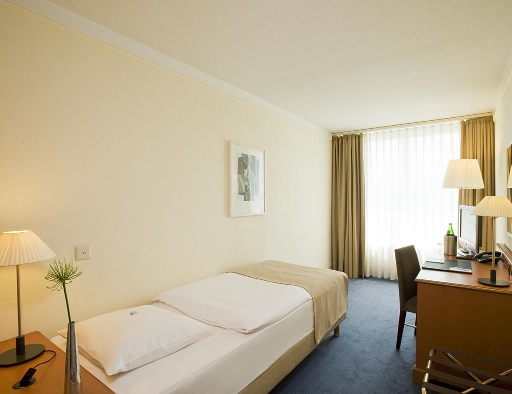 Nh Fribourg Hotel Room photo